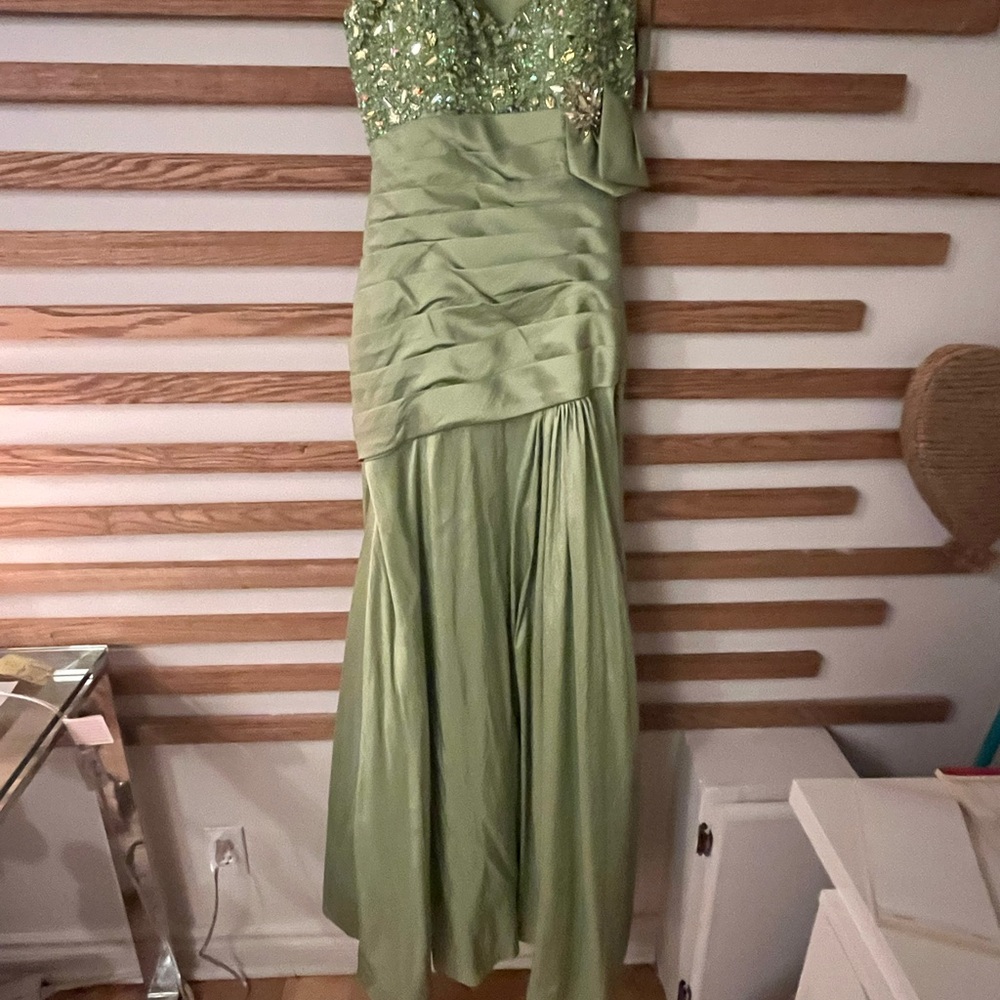 Green Ruched Sweetheart Prom Gown